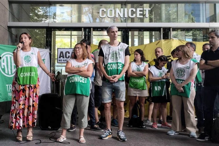 Ruidazo en el CONICET para resistir el desguace de la institución científica.