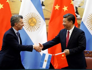 China exige el pago del swap y amenaza con suspender compras de soja y carne argentinas