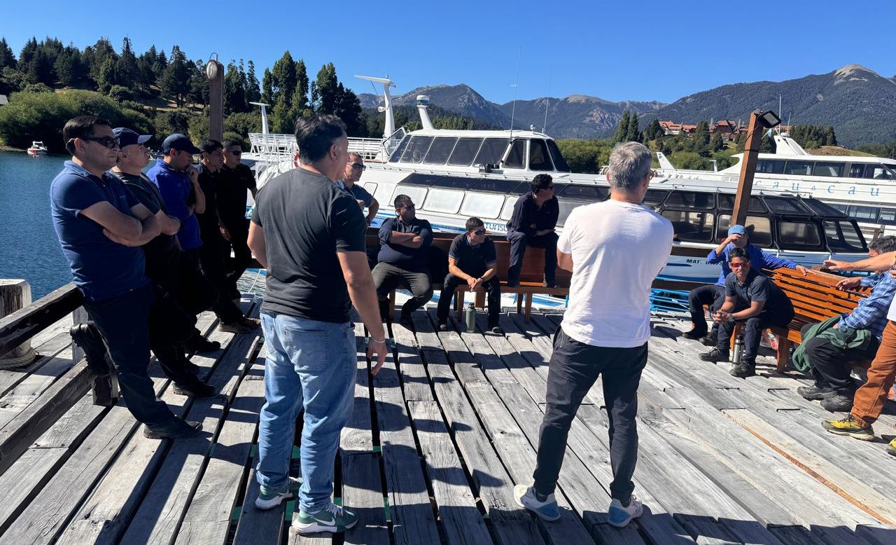 URGENTE El SOMU y Patrones adheridos a la Fe.Si.Ma.F realiza un  Paro en Excursiones Lacustres de Bariloche por Mejores Salariales.