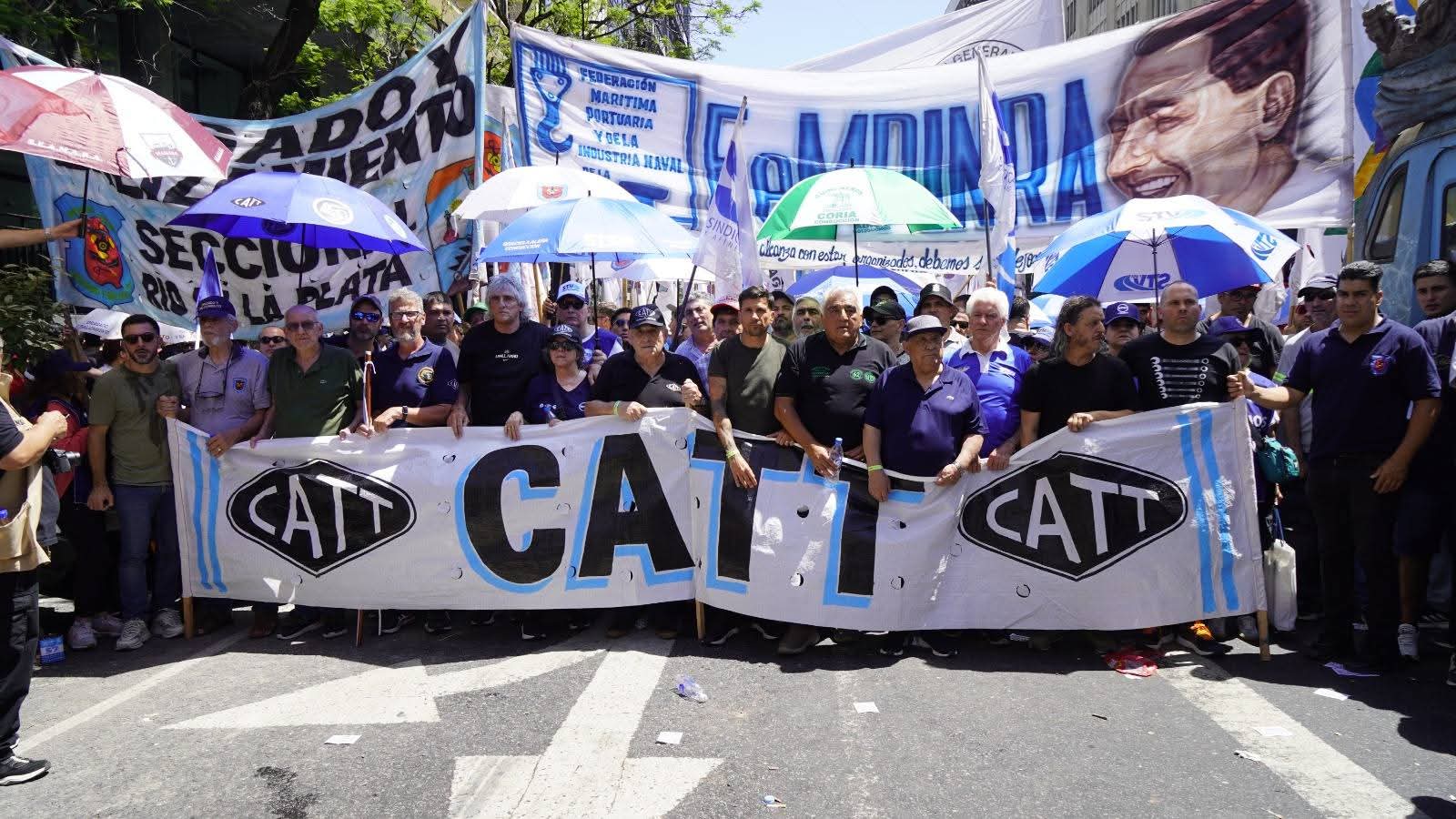 Reforma laboral: el Gobierno negocia en el Senado mientras prepara un ataque directo al derecho de huelga