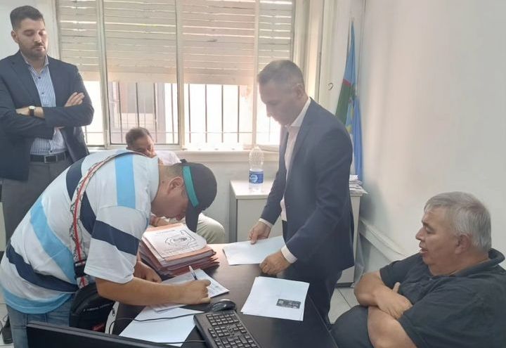 La delegación de Avellaneda del  Sindicato de Camioneros  firmó acta  Acuerdo  en el Ministerio de Trabajo por indemnizaciones a trabajadores despedidos y diferencias salariales.