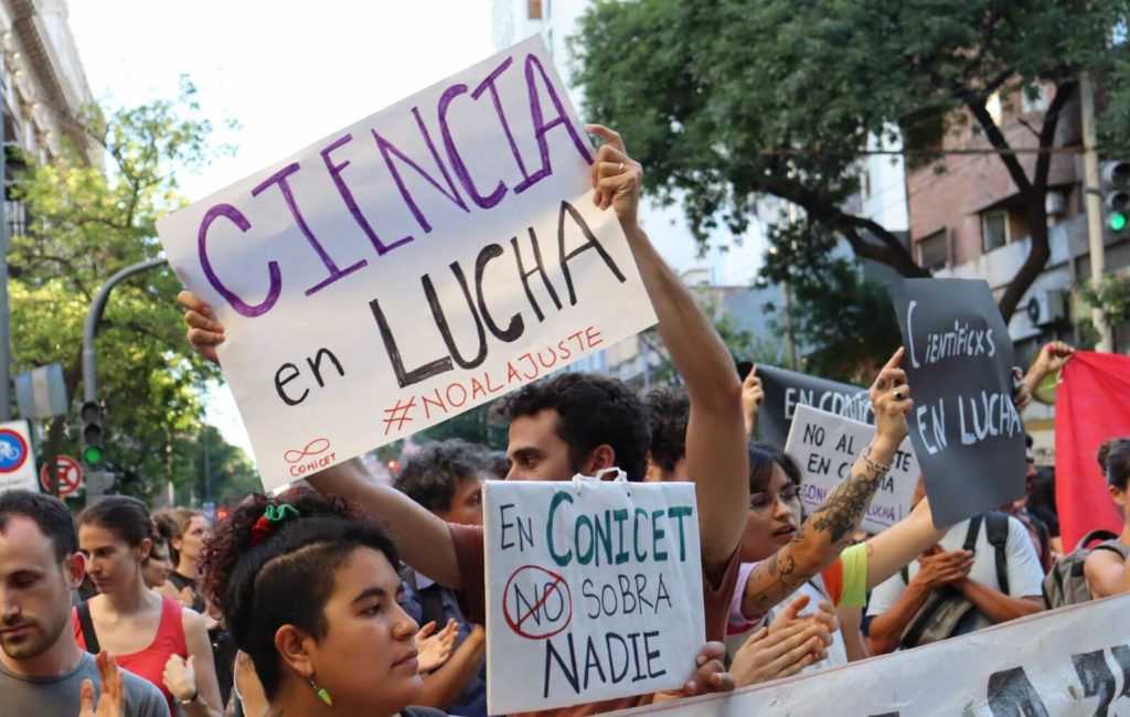 La Comunidad Científica Denuncia Recortes de Fondos ante el Banco Interamericano de Desarrollo