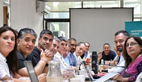 El Gobierno de Kicillof Retoma las Discusiones Paritarias Tras el Reclamo de los Gremios
