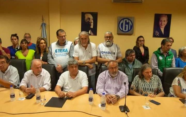los lideres de la CGT apoyaron el paro de docentes y no docentes universitarios 