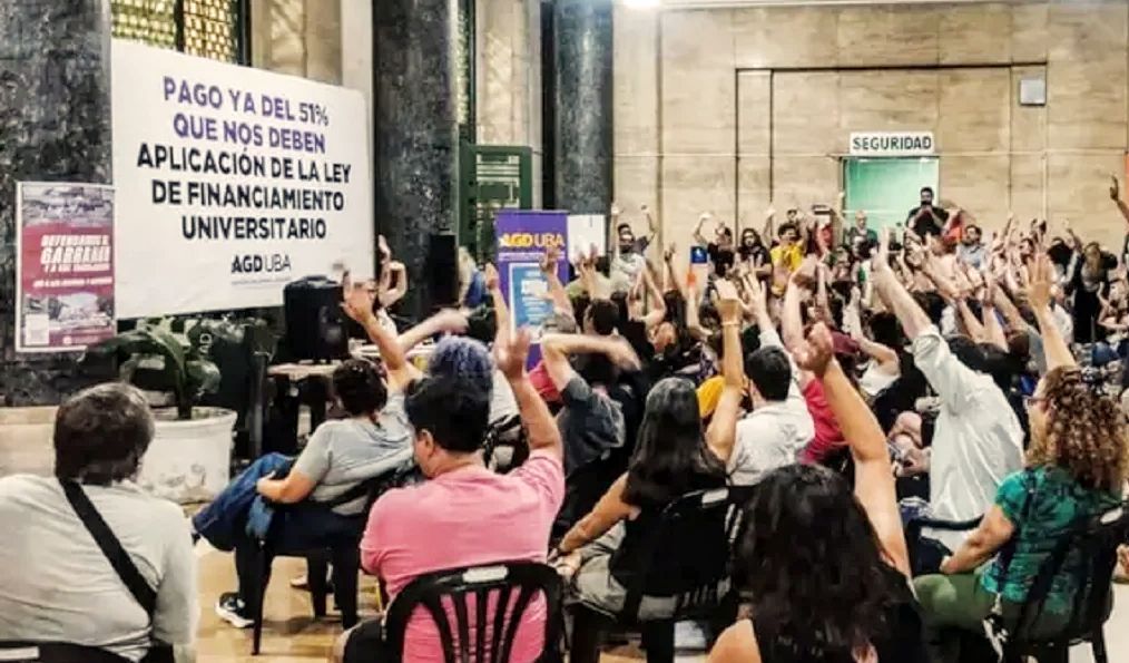 El Gobierno de Javier Milei asfixia a la UBA: docentes lanzan paro indefinido por salarios adeudados y falta de financiamiento