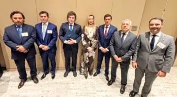 Gobernadores en Wall Streer: Tras votar la reforma laboral  viajaron a Nueva York a Ofrecer la Patagonia.