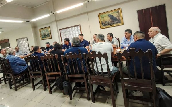 Tensi&oacute;n en las paritarias del SOMU: fuerte pulseada con las c&aacute;maras pesqueras por los salarios en congeladores.