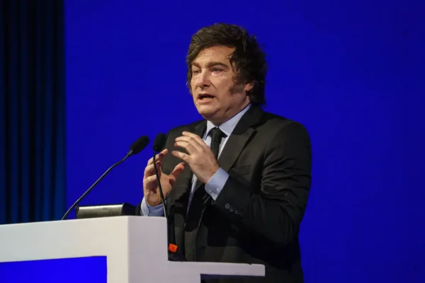 Ajuste sin freno: el Gobierno admite trabas, pero profundiza un rumbo que castiga a los trabajadores