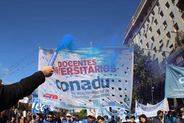 La CONADU anuncia paro nacional y marcha al Congreso por reclamos salariales