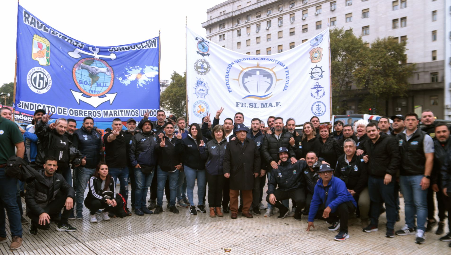 Sindicato de Obreros Marítimos Unidos liderado por Raúl Durdos marcha al Congreso en protesta por impuesto a las Ganancias y reforma laboral