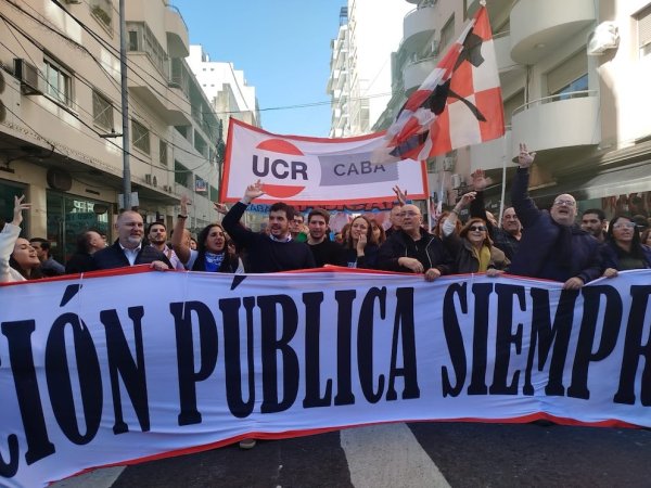 Luego de la marcha universitaria, el Gobierno rechaz&oacute; la ley de financiamiento y habl&oacute; de una protesta &ldquo;organizada por la oposici&oacute;n&rdquo;