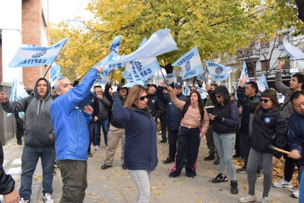 La motosierra de Milei golpea a la industria: la UOM Capital sali&oacute; a la calle contra 52 despidos