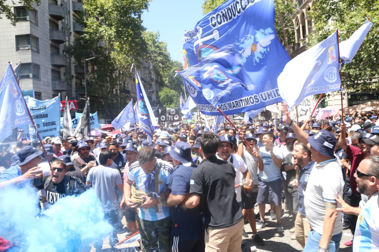 El SOMU conducido por Raúl Durdos marcha a plaza de Mayo con la consigna 