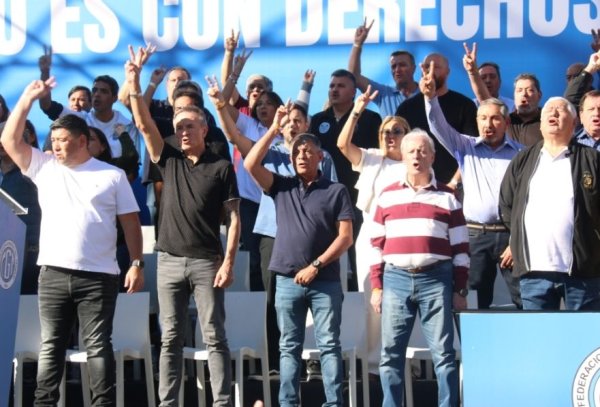 La CGT debate endurecer su postura frente al Gobierno y crece la presi&oacute;n de las confederaciones