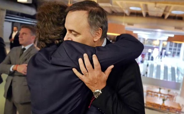 Milei volvi&oacute; a respaldar a Adorni tras un desayuno en Olivos y crece la expectativa por una reuni&oacute;n de la mesa pol&iacute;tica