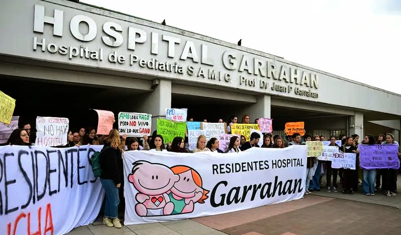 Masiva Movilización de Trabajadores del Hospital Garrahan: