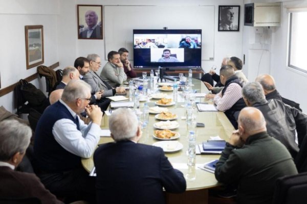 Metal&uacute;rgicos buscan romper el techo salarial mientras los sueldos quedan por debajo de la pobreza
