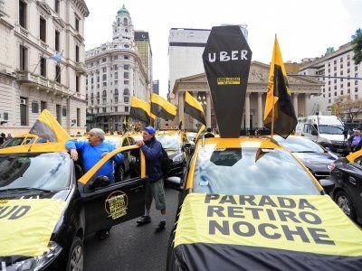 El Sindicato de taxistas celebró La sentencia de un tribunal de primera instancia donde declara ilegal a Uber
