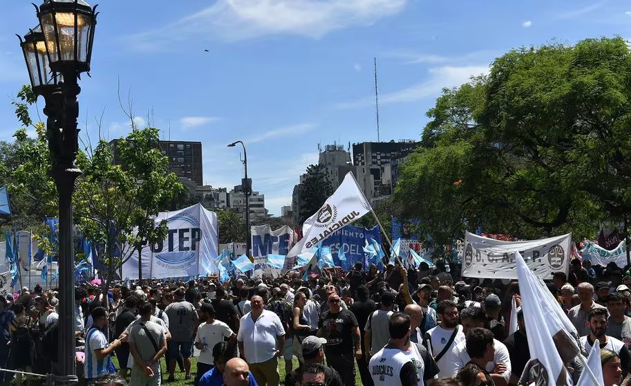 Movimientos sociales y Sindicatos  realizarán 500 cortes de calles y asambleas en todo el país. en apoyo al paro de transporte.