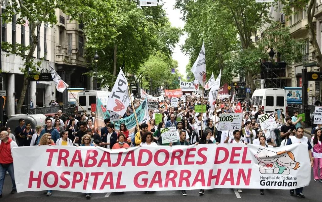 Los trabajadores del Hospital Garrahan realizan un nuevo paro