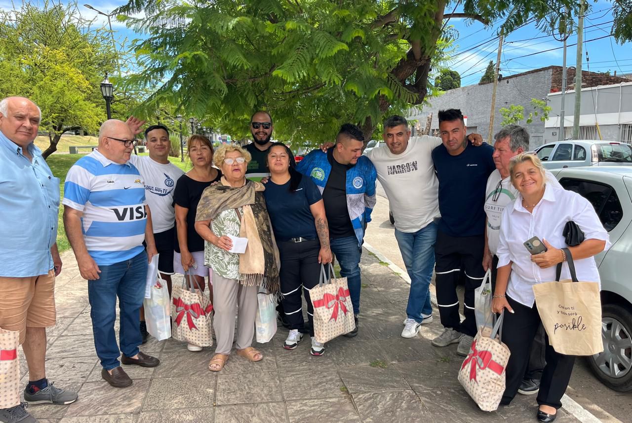 Solidaridad en Acción: Las 62 Organizaciones Peronistas de Tigre Distribuyen Alimentos a Abuelos del PAMI de Pacheco.