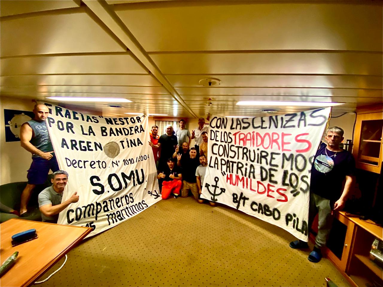 Banderazo en la Marina: Trabajadores del SOMU Se Manifestaron contra la Desregulación del Transporte Marítimo